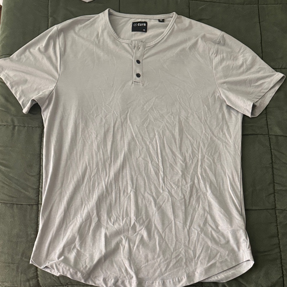 Cuts Clothing Gray Short Sleeve Henley